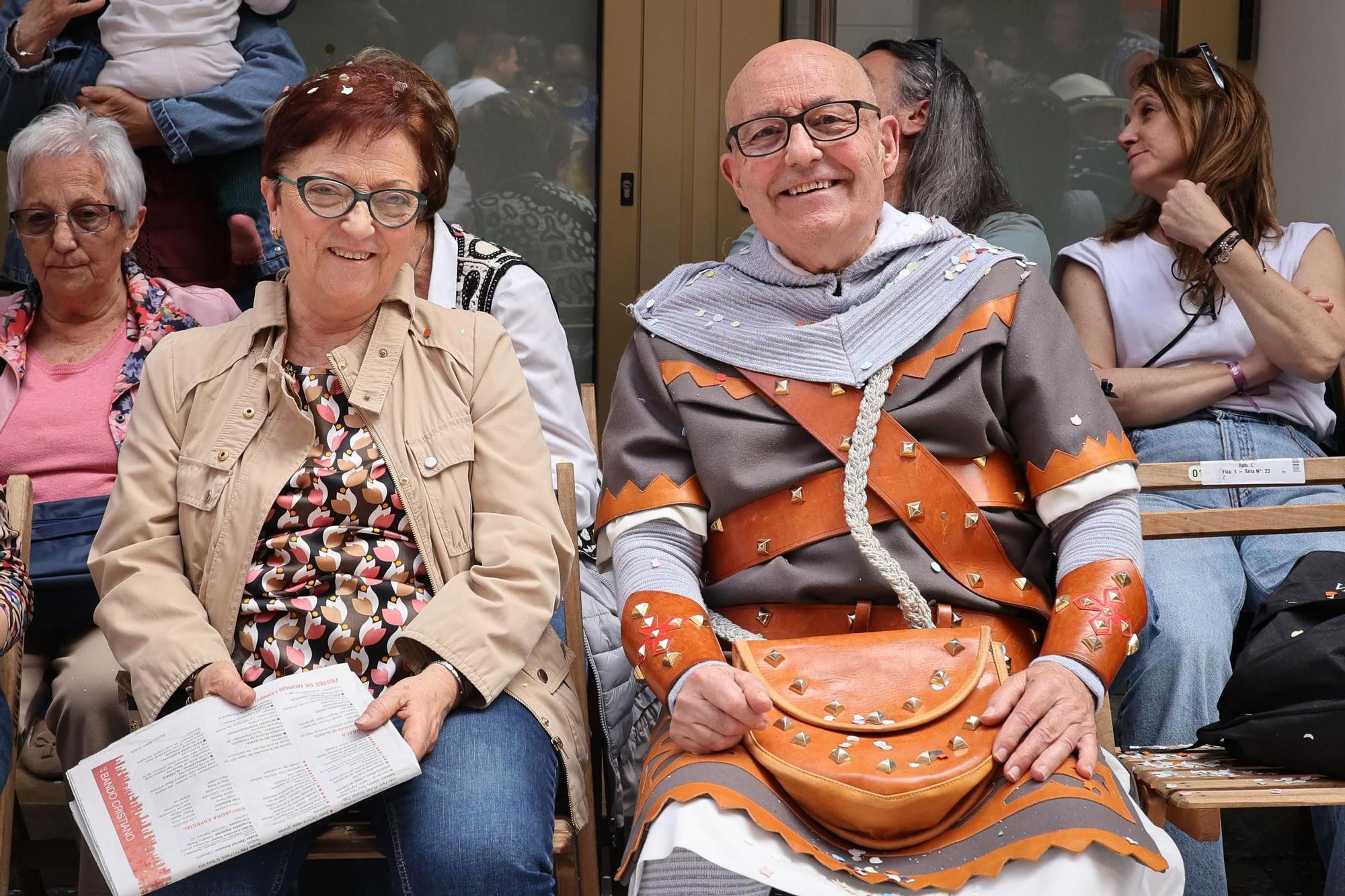 Alcoy se entrega al espectáculo de las tropas cristianas