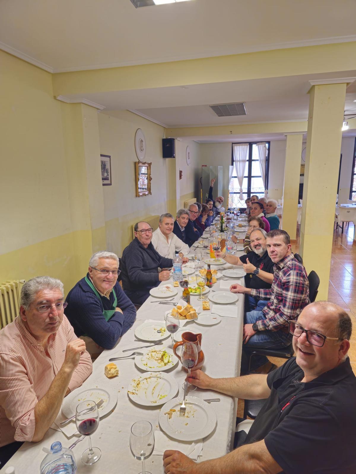 Comida de hermandad de la agrupación AZAR en Logroño