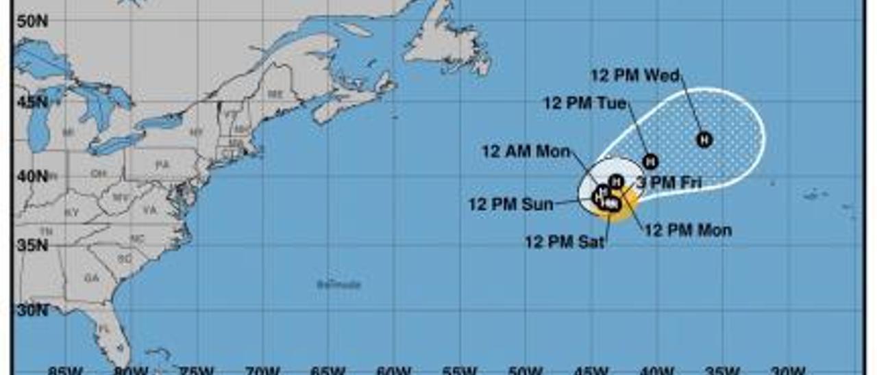 El cono muestra la probable trayectoria del centro del huracán, hacia el noreste. |   // NOAA-NHC