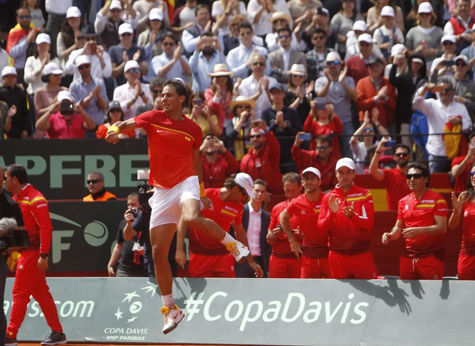 Nadal vence a Zverev en València