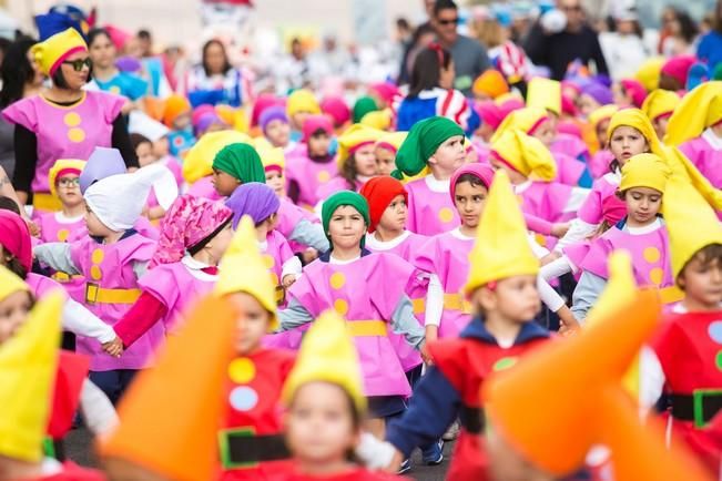 FUERTEVENTURA - PASACALLES INFANTIL DEL CARNAVAL DE PUERTO DEL ROSARIO 2017 - EN LA FOTO EL COLEGIO PABLO NERUDA - 24-02-17