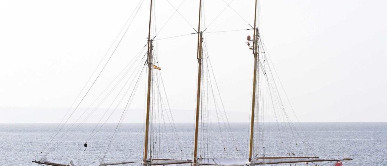 El ´Shenandoah of Sark´ fondeado en la bahía de Palma hace unos días.