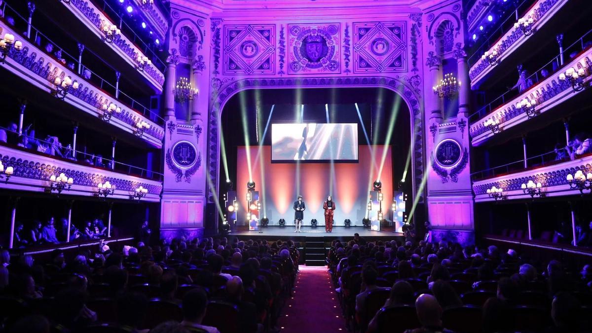 Una imagen de la pasada edición de la gala de los Premios de la Música Aragonesa, celebrada en el Teatro Principal.
