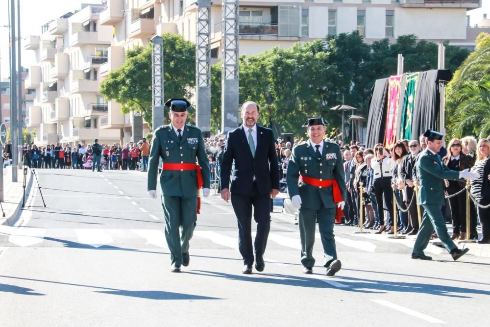 El Ayuntamiento rindió homenaje a la presencia de la Guardia Civil en Orihuela y su 175 aniversario con el descubrimiento de un monumento