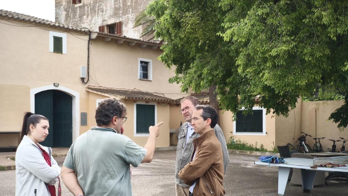 El presidente del IMAS, Guillermo Sánchez, en una visita a las instalaciones de Ca l'Ardiaca en mayo de 2025.