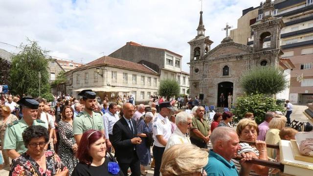 Sobre estas liñas, procesión de San Bieito. Á dereita, Porrigalia no ano 2025.   | // D.P.