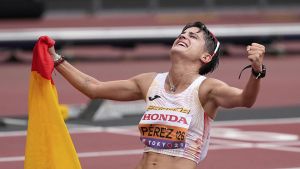 María Pérez, en pleno éxtasis tras su victoria.