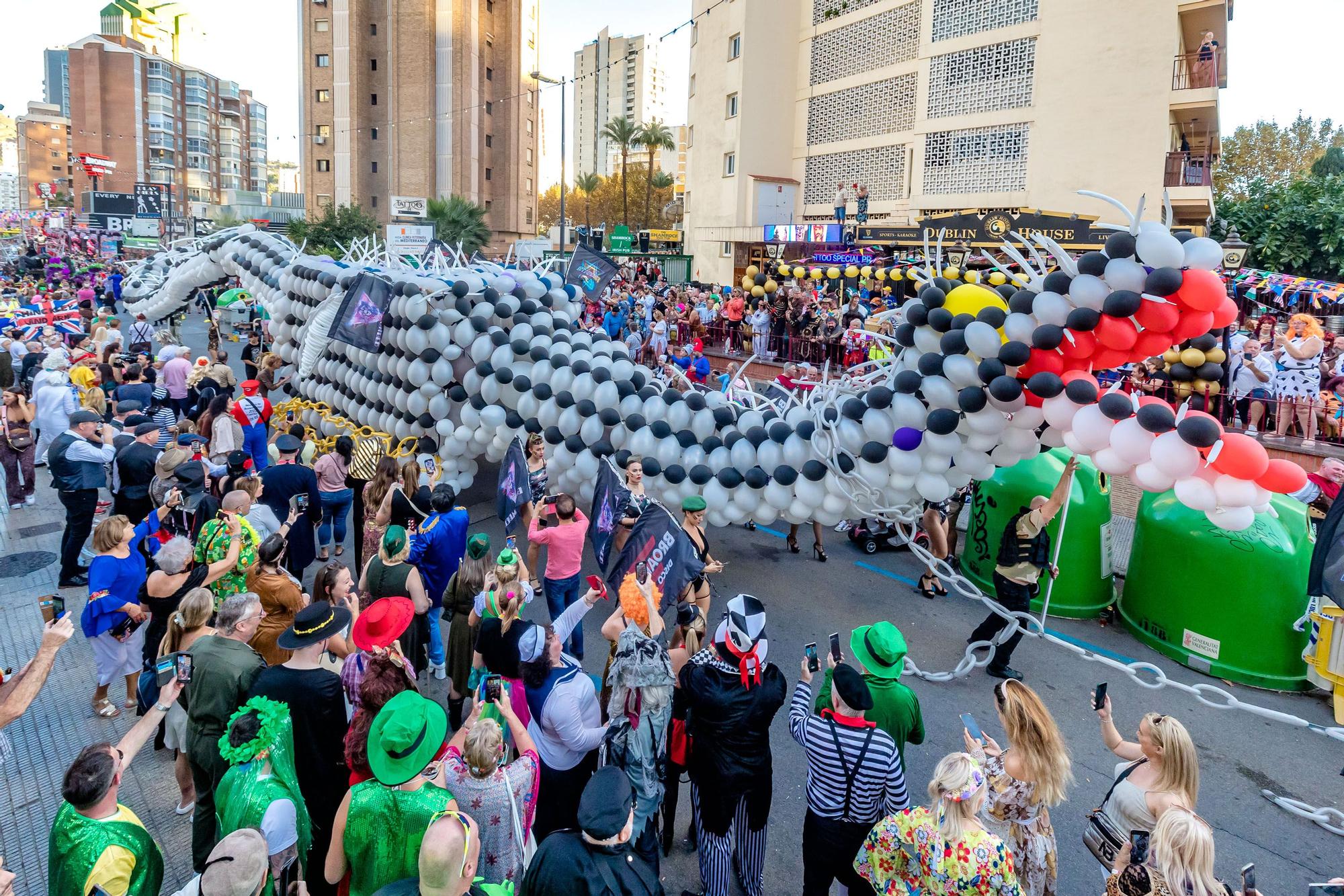 La "Fancy Dress" llena de disfraces Benidorm