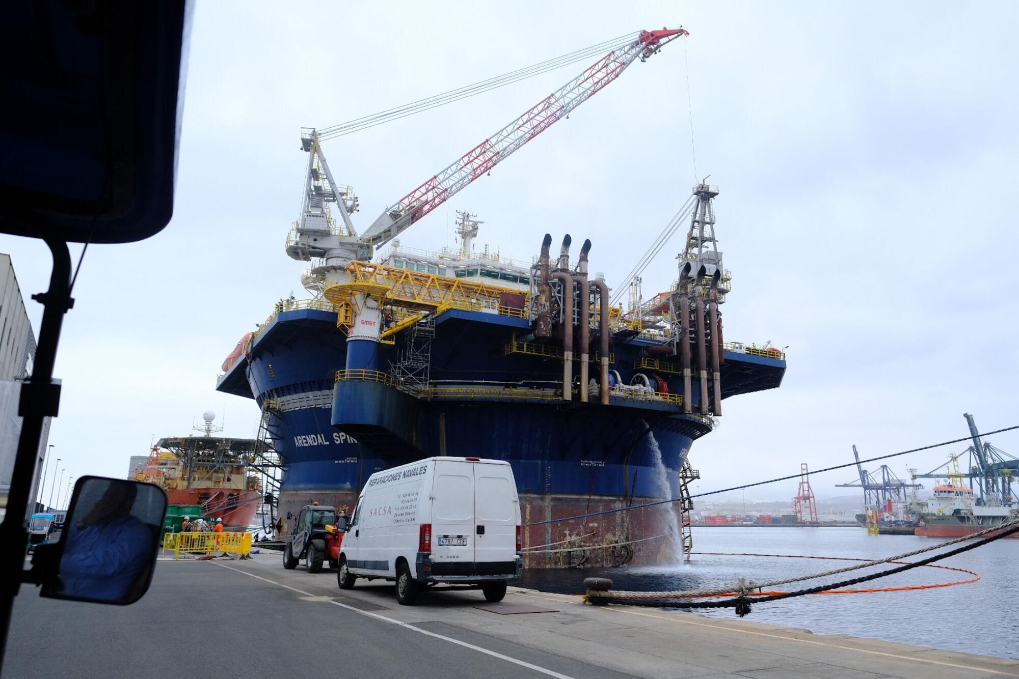 Trabajos en el 'Arendal Spirit' en el astillero Zamakona, en el Puerto de Las Palmas