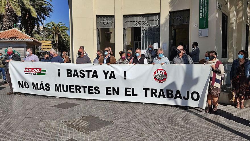 Una concentración por la muerte de un trabajador en Málaga el pasado año.