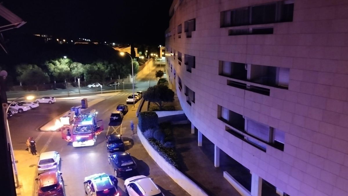 Imagen de la presencia de los bomberos en Plasencia.