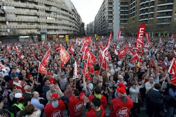 Las imágenes de la jornada de huelga en Zaragoza