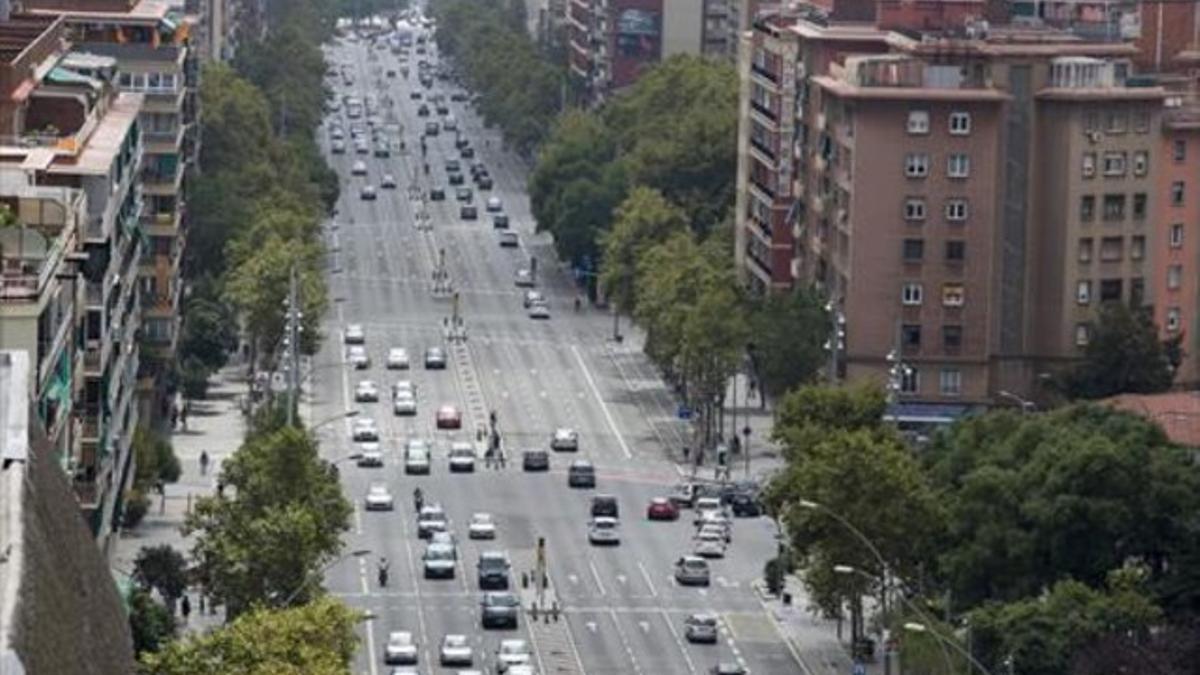 La avenida Meridiana con sus ocho carriles de circulación, ayer.