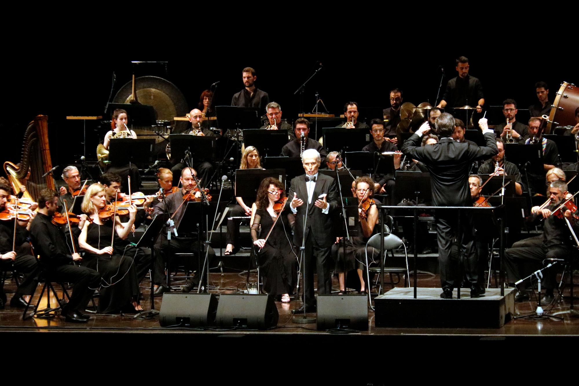 El tenor barceloní Josep Carreras durant el recital al Festival Castell de Peralada