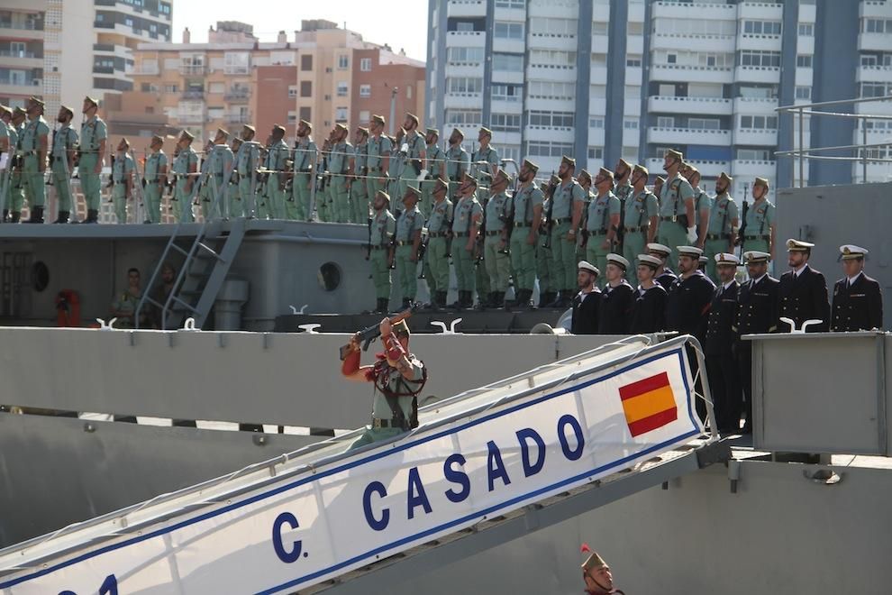 Jueves Santo de 2016 | Desembarco de la Legión y traslado de Mena