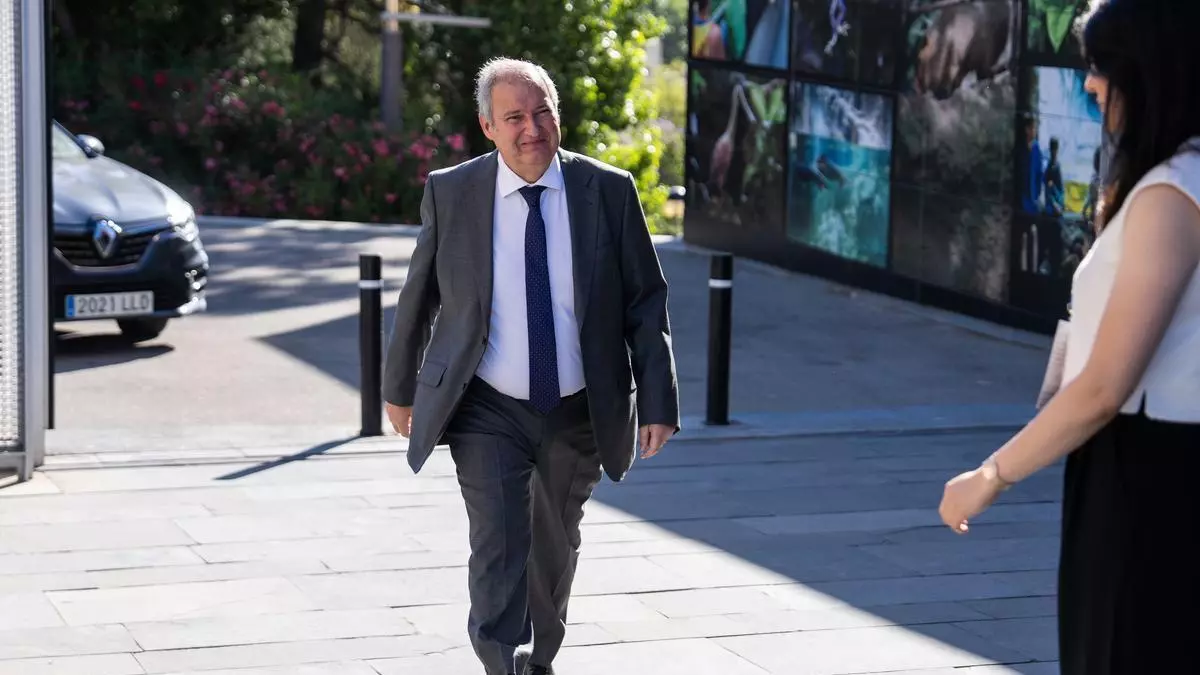 Hereu cierra filas con Zapatero tras su declaración: "Hay que respetar la presunción de inocencia"