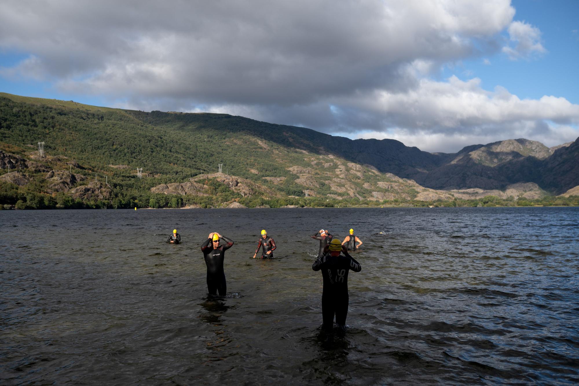 GALERÍA | El Lago de Sanabria vive uno de sus días "grandes" con la Travesía a Nado