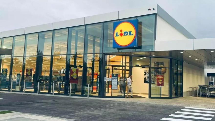 La batería portátil para cargarlo todo con tres USB vuelve a LIDL por menos  de 9 euros