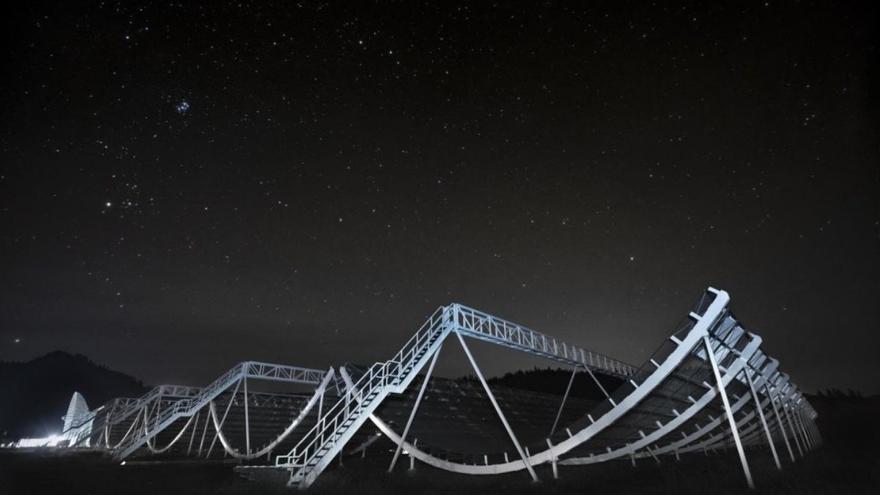 Las misteriosas ráfagas de radio rápidas podrían nacer en galaxias antiguas y muertas