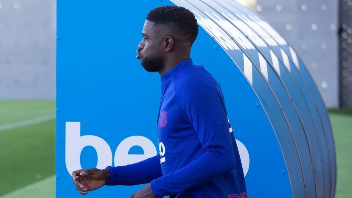 Umtiti, a punto de empezar el entrenamiento en la ciudad deportiva de Sant Joan Despí.