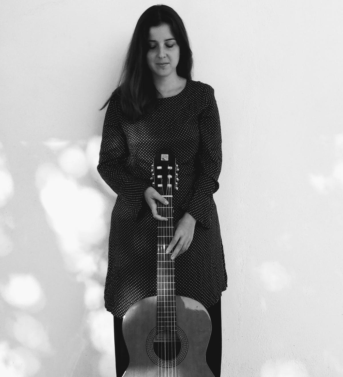 Alba Lamar fusiona la música llatinoamericana amb altres influències que van del jazz a la música d'autor.