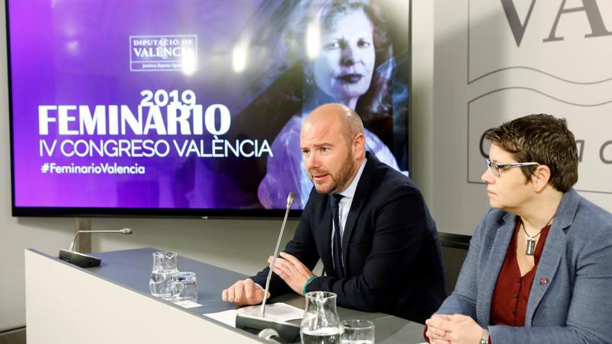 Isabel García junto al presidente de la Diputacion de València, Toni Gaspar.