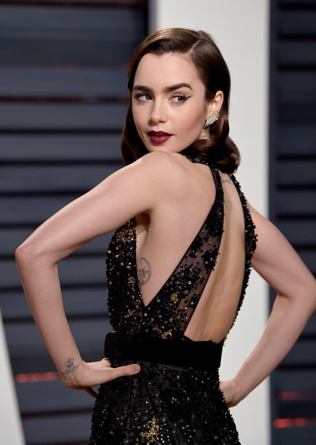 Eyeliner triunfador: Lilly Collins en los Oscar 2017