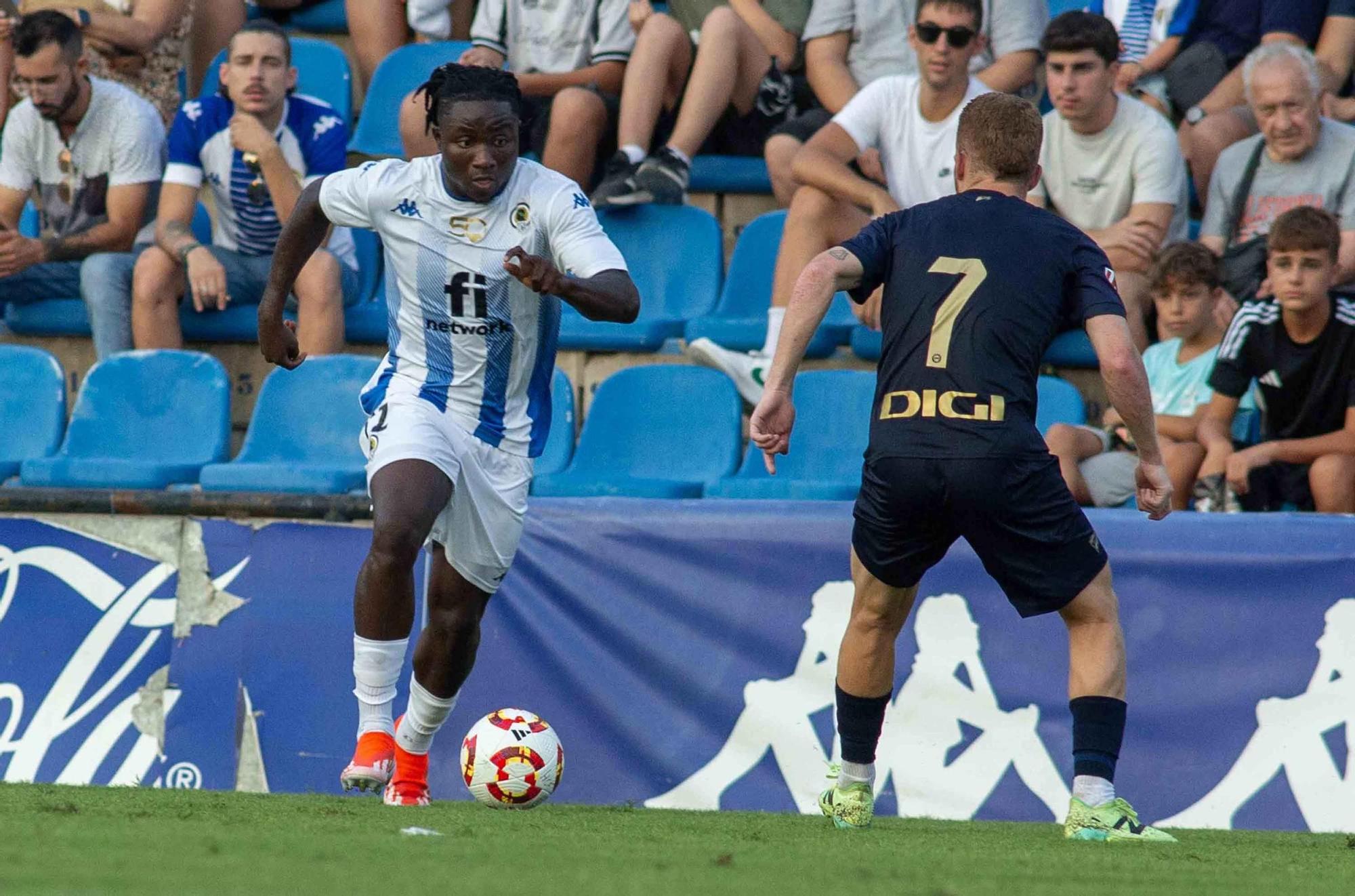 El Hércules celebra el 50 aniversario del Rico Pérez ganando el Trofeo Ciudad de Alicante ante el Alavés