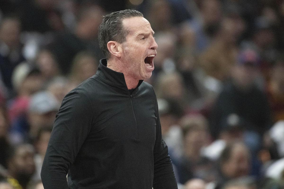 Kenny Atkinson, durante un partido de esta temporada de los Cleveland Cavaliers.