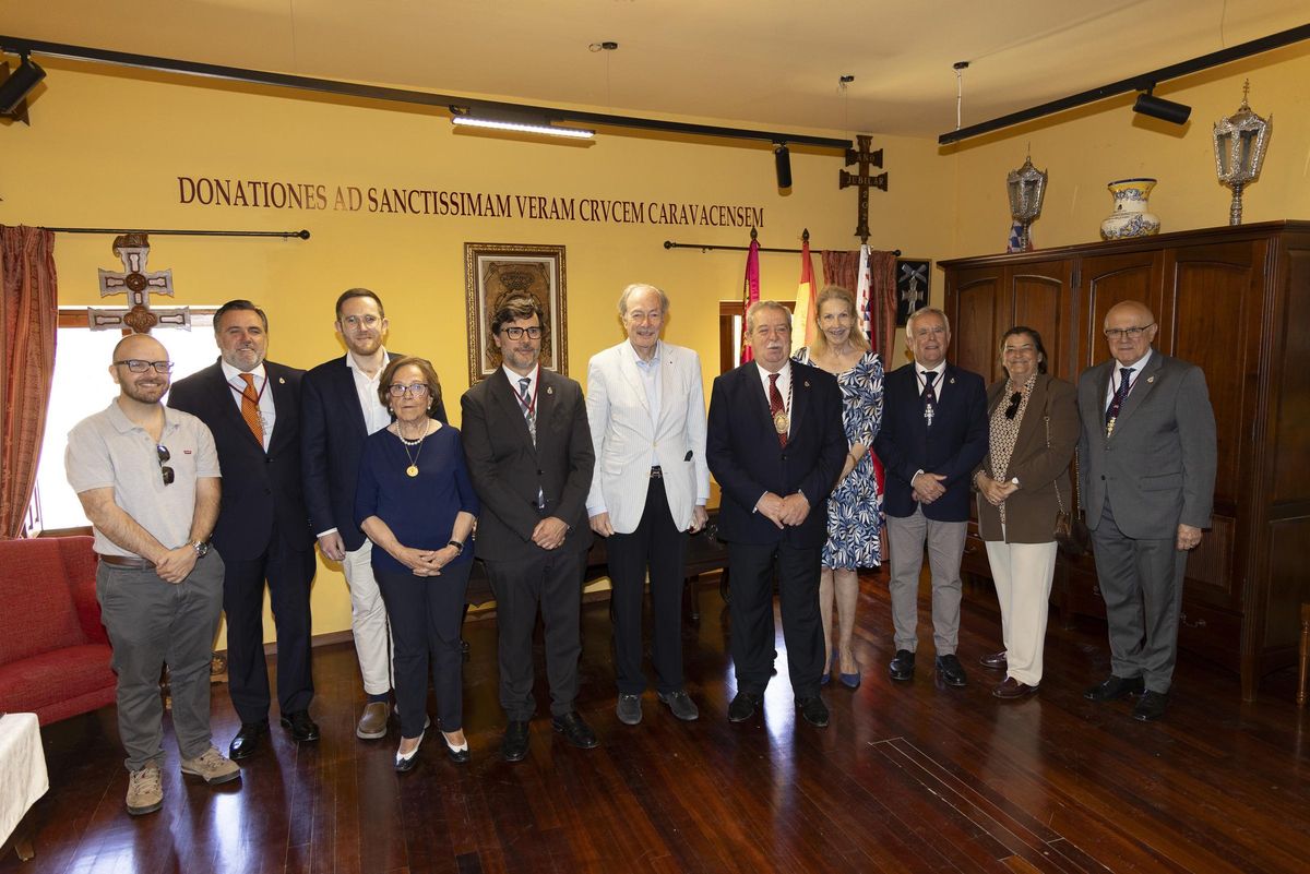 El investigador e integrante del consejo Científico de la Fundación Pontificia Gravisimun Educationis, Edgardo Carossella, estrecho colaborador del papa Benedicto XVI, el papa Francisco y el actual papa León IV peregrinaba a Caravaca
