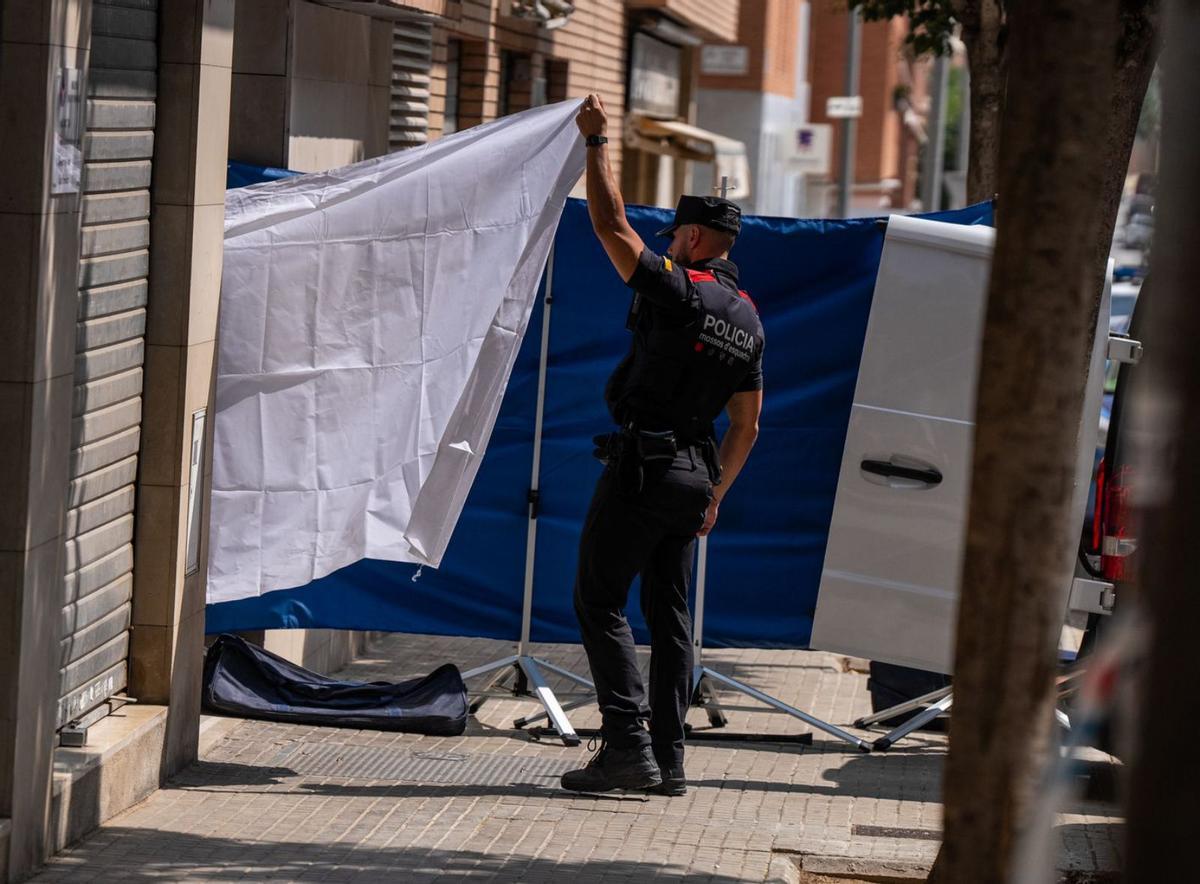 Un comandament jubilat de la Policia mata la seva ex i la seva actual parella