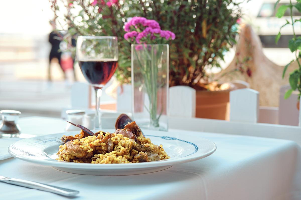 Restaurante El Faro puerto de Ibiza cenar