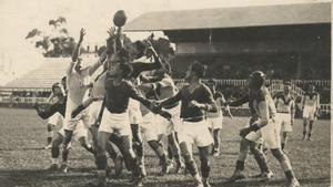 Un partido de rugby celebrado en España en la primera mitad del siglo XX.