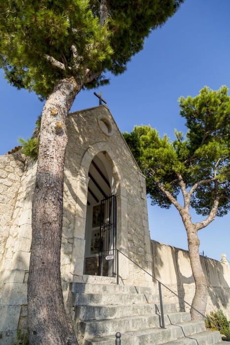 El antiguo cementerio del castillo, inspirador de la obra de Gabriel Miró, se consolida como espacio cultural