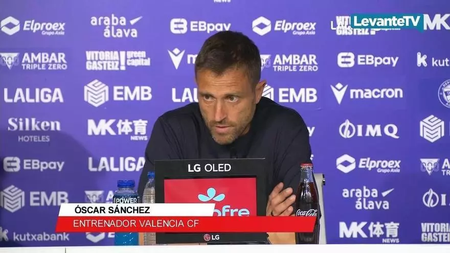 El Valencia CF resucita en Mendizorroza con Óscar Sánchez en el banquillo