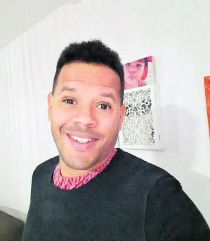 Aarón Torrejón, trabajador del sector servicios.