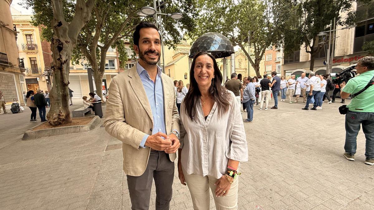 Javier Bazán y Paula Badanelli, este sábado en el Bulevar del Gran Capitán.