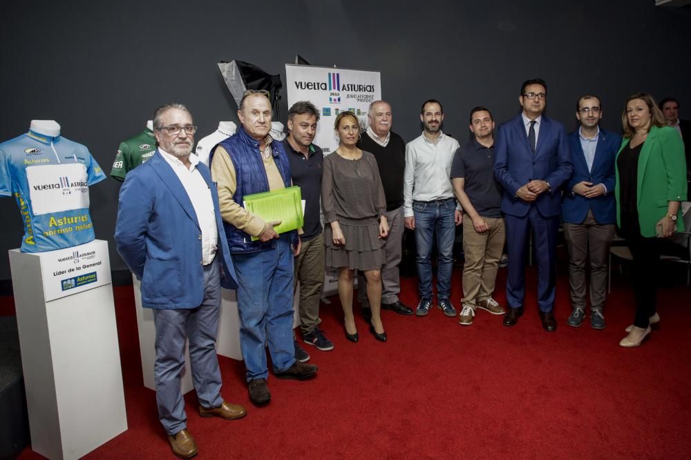 Presentación de la Vuelta Ciclista Asturias en el Club Prensa