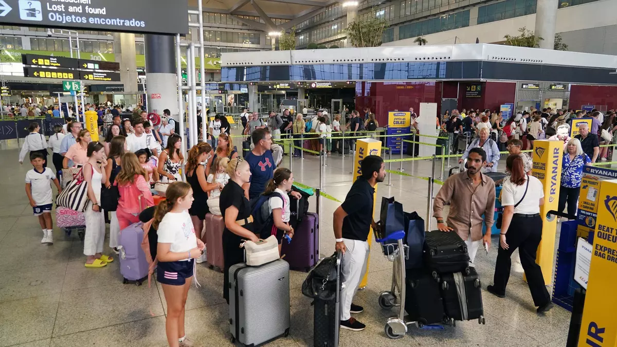 ¿Vas a hacer un viaje largo para empezar tus vacaciones? Consejos para cuidar tu columna