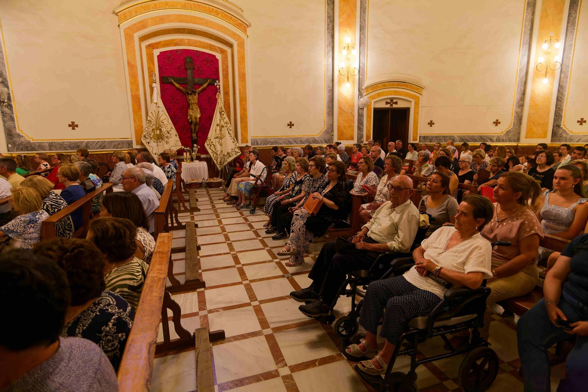 Galería | La Joventut Antoniana de Vila-real reparteix panets beneIts per la seua festa anual