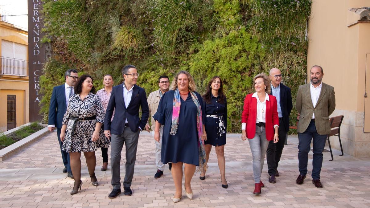 Elisa Campoy, en el centro, junto al resto de letrados de su candidatura.