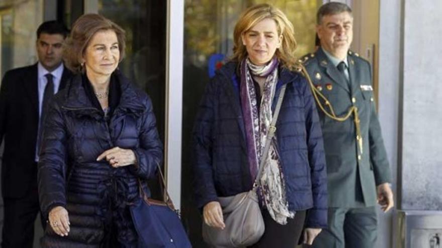 El Rey recibe la visita de la Reina y su hija la Infanta Cristina