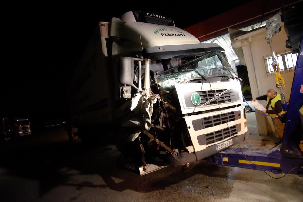 El accidente de un camión se ha producio esta tarde poco antes de la subida al Portitxol