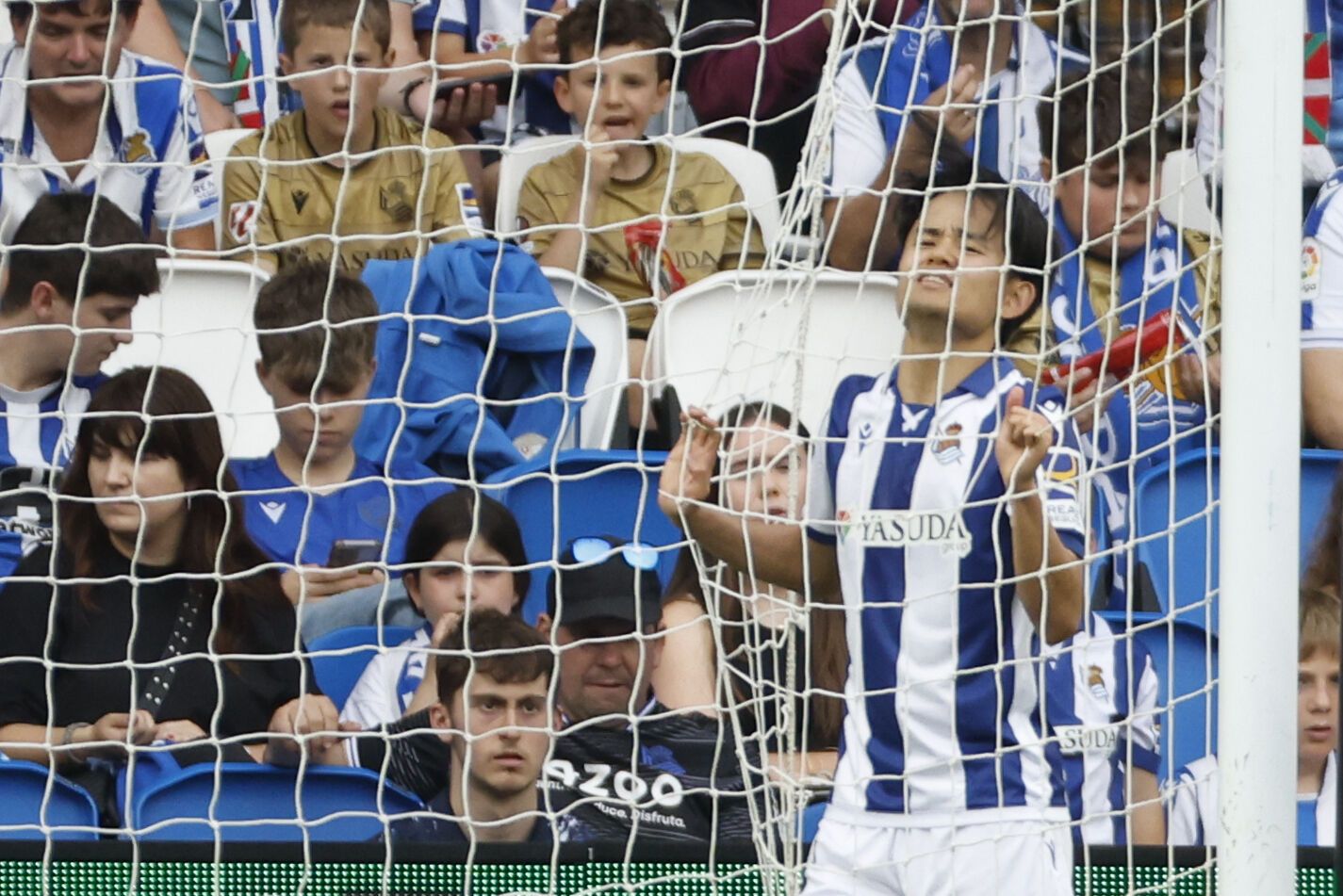 SAN SEBASTIÁN, 18/05/2025.- El delantero de la Real Sociedad Take Kubo durante el partido de LaLiga entre la Real Sociedad y el Girona, este domingo en el estadio Reale Arena. EFE/ Javier Etxezarreta
