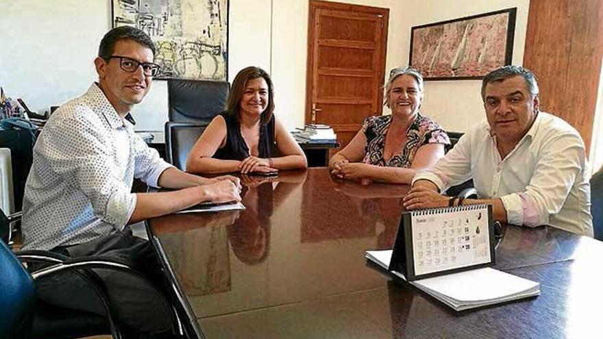 Imagen de la reunión entre Consistorio y Consell.