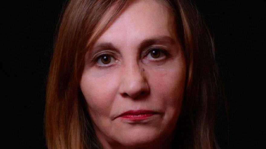 La periodista Emilia Lanzas acaba de editar el libro de relatos ‘Anatomía del desastre’. | FRANCISCO BLANCO