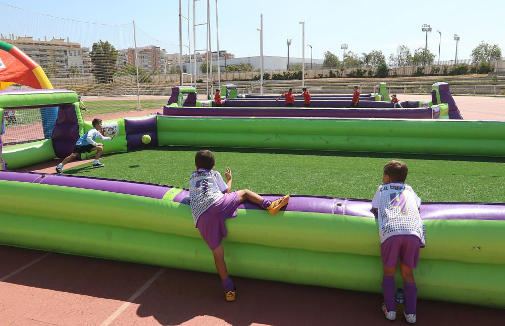 Búscate en las fotos de la VI Fiesta del Deporte de Málaga