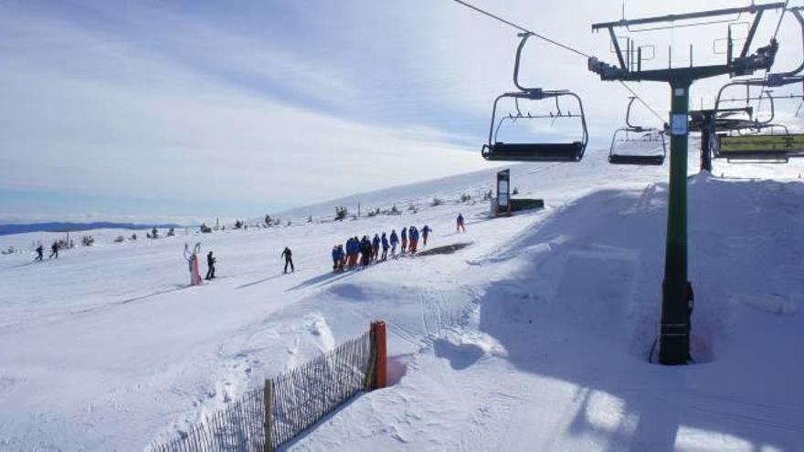 Primera jornada d&#039;esquí a l&#039;estació de la Molina, ahir al matí