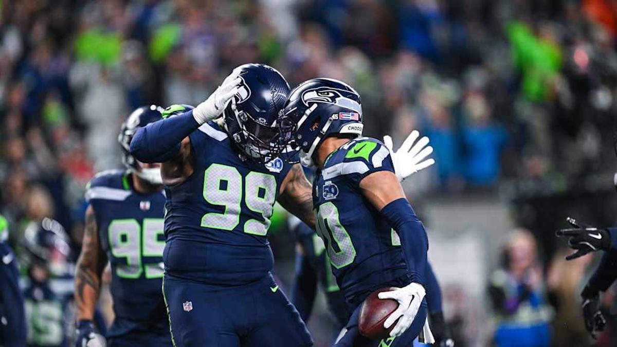 Dos jugadores de los Seattle Seahawks, favorito en la Super Bowl.
