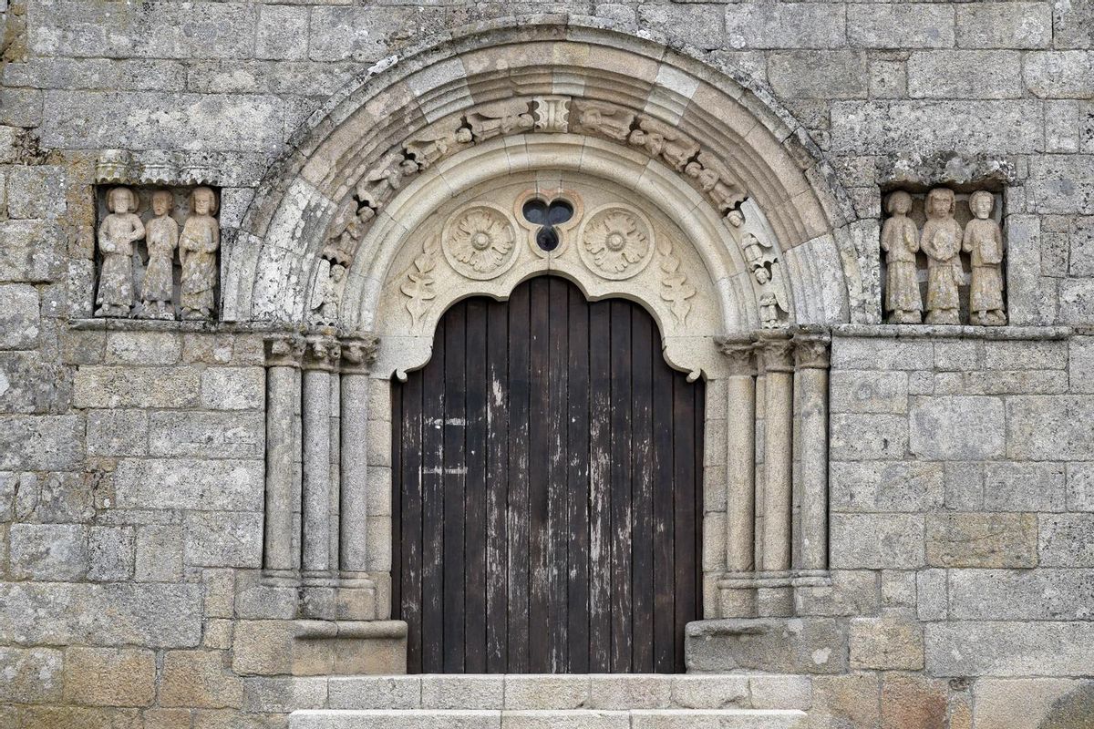 Pórtico de la iglesia de Sernancelhe.